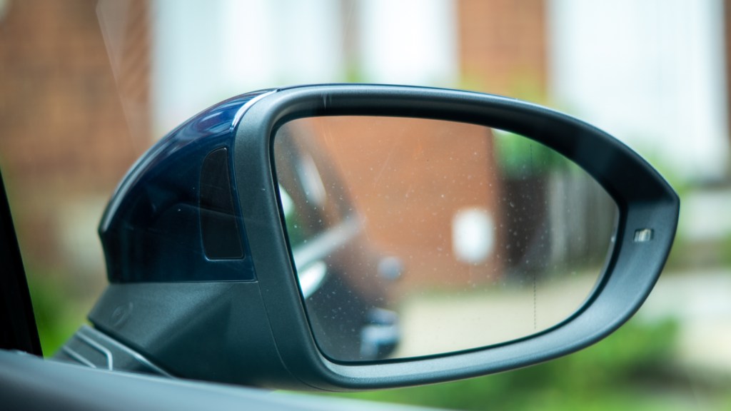 Photo of the wing mirror