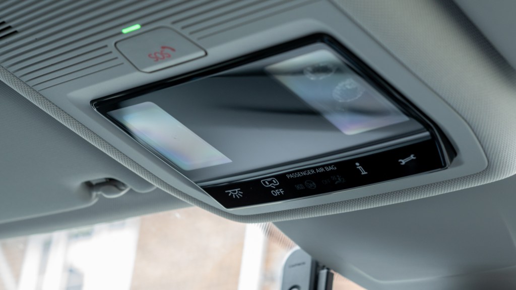 Photo of the car roof, showing the emergency SOS button and lights