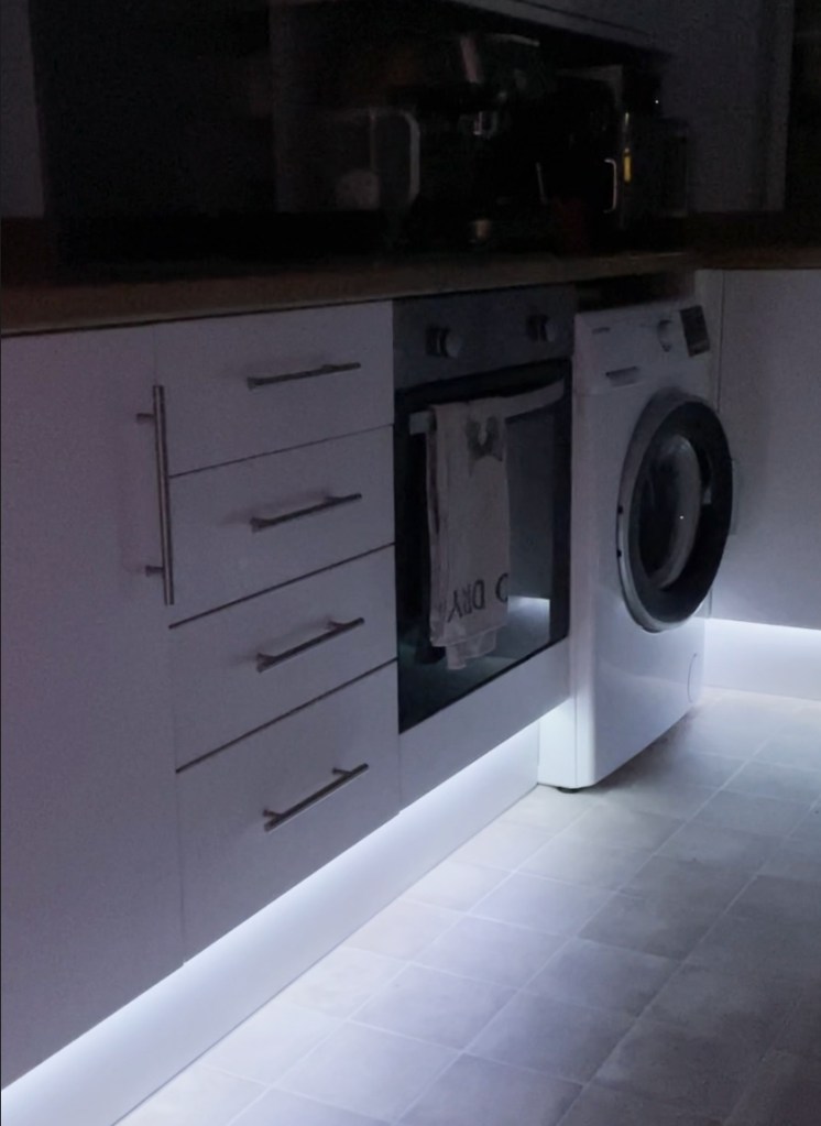 Photo of the kitchen showing the installed lights 